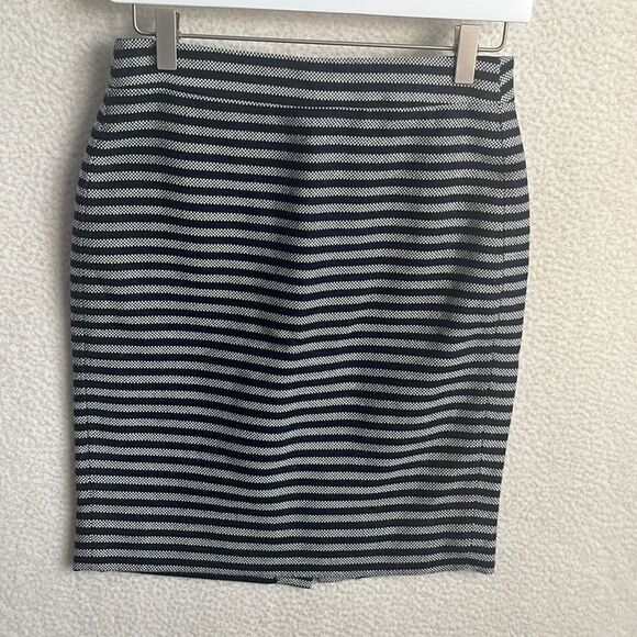 J Crew Skirt Womens Size 0‎ Grey Black Stripe Wool Blend Pencil Workwear - Picture 1 of 6